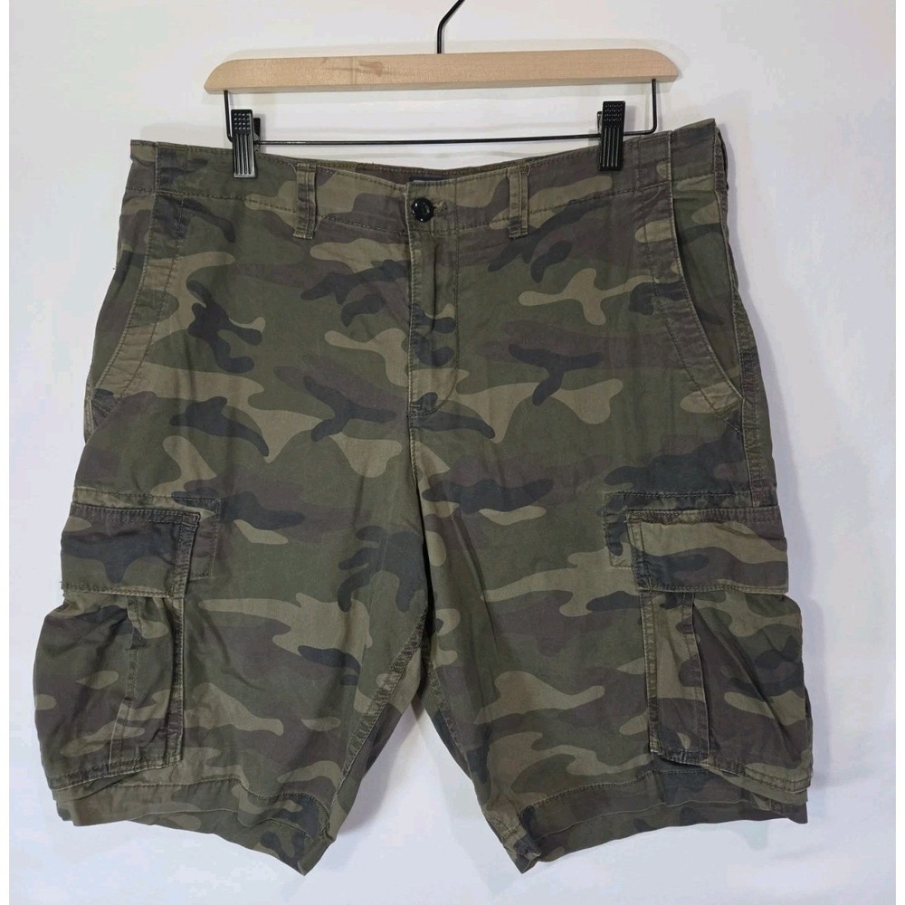 Gap Khakis Cargo Camo Shorts Mens 34" x 11" Inseam Green 100% Cotton Utility